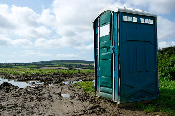 Best Portable Restroom Setup and Delivery  in Farmington, MS